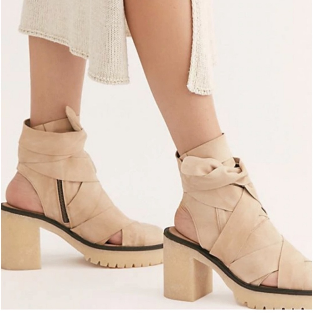 Great condition Free People Blake Platform